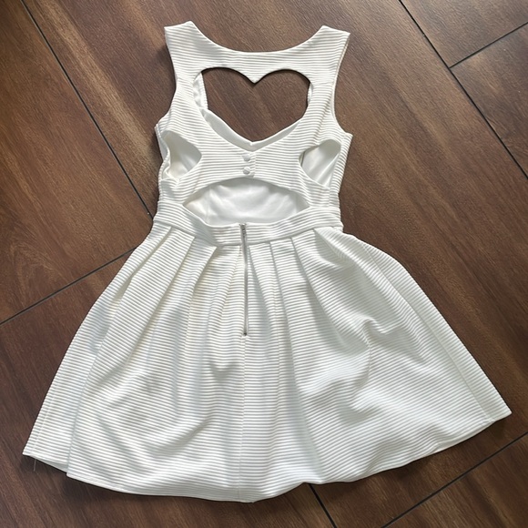 TOPSHOP white cutout dress with open back and zipper, size 8 - Picture 3 of 8